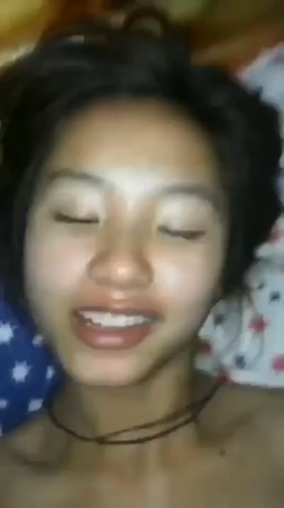 Leaked video of a vocational school student in Phichit, second year, having sex with a teacher in her department while still wearing her vocational school uniform; ejaculation inside the student’s vagina